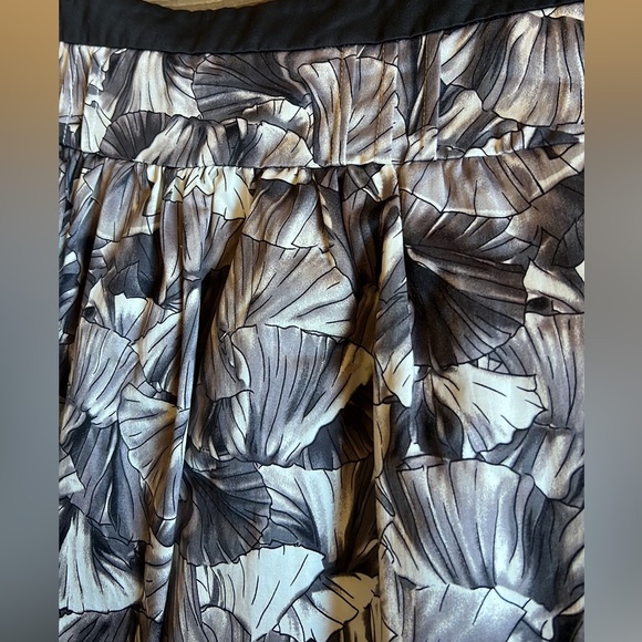 BCBG Max Azria Black White Gray Palms Lined Skirt Classic Office Size 8 Mini - Picture 6 of 7